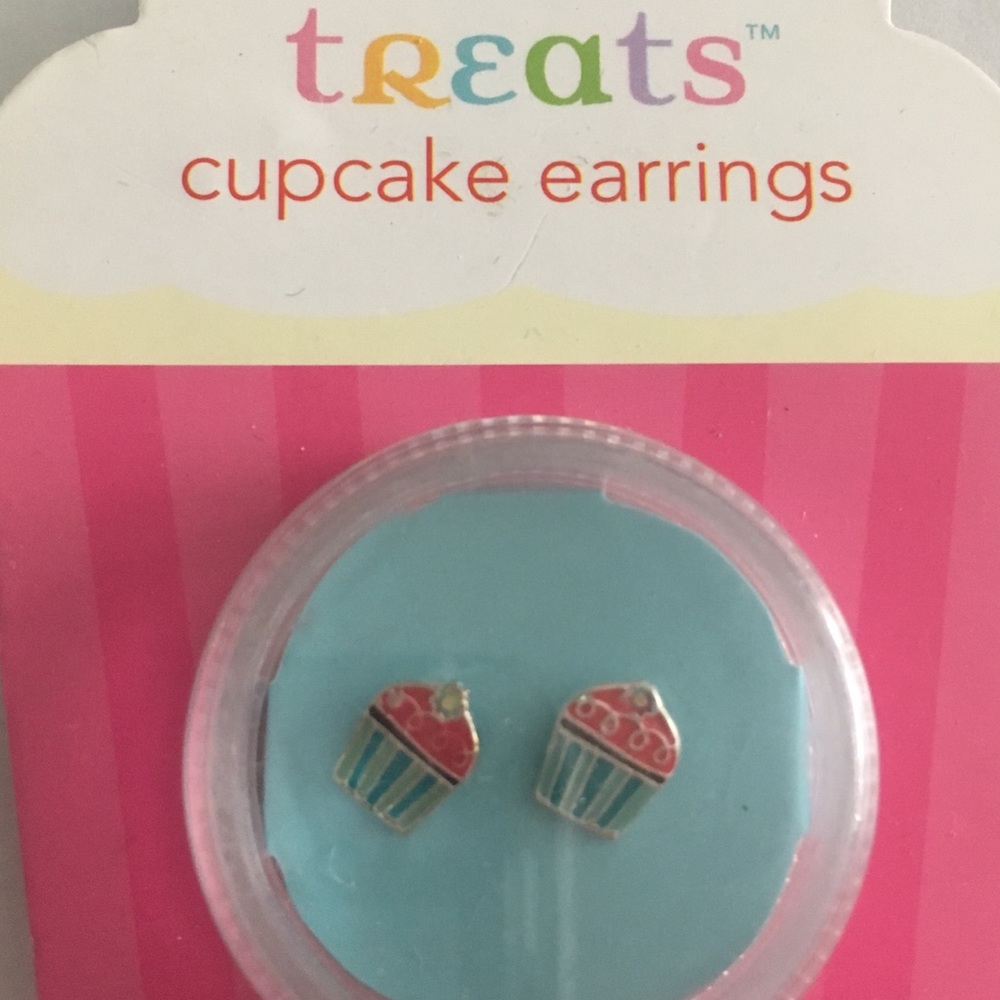 Sweet Treats cupcake pierced earrings NWT gift it